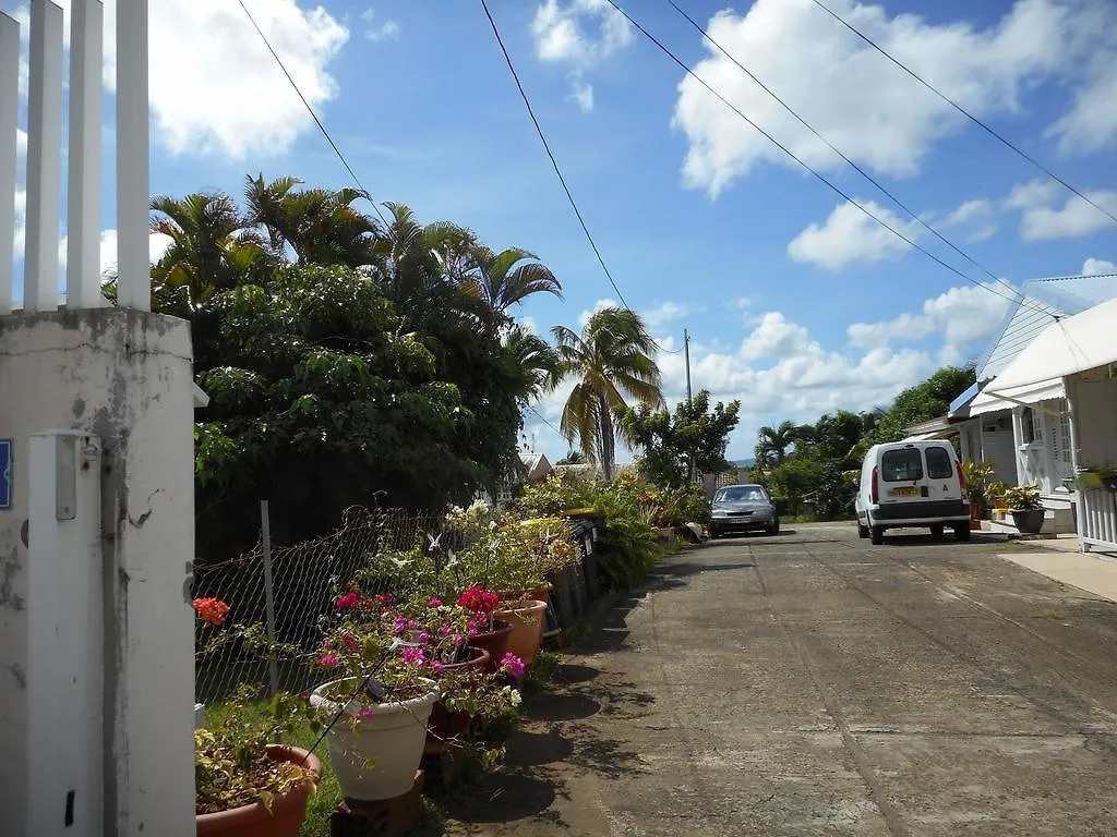 Appartement Vue Jardin Fleuri 勒拉芒坦