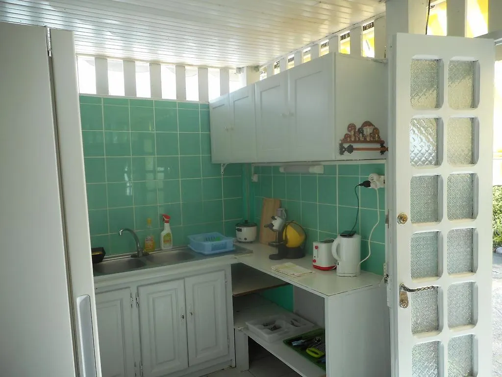 Appartement Vue Jardin Fleuri Le Lamentin 0*,