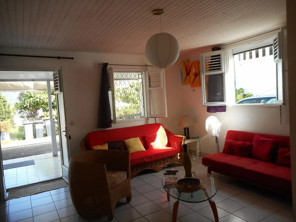 Appartement Vue Jardin Fleuri Le Lamentin